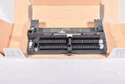 SIEMENS 6ES7193-0CB10-0XA0, SIMATIC DP, Terminalblock TB2/DC - NEU