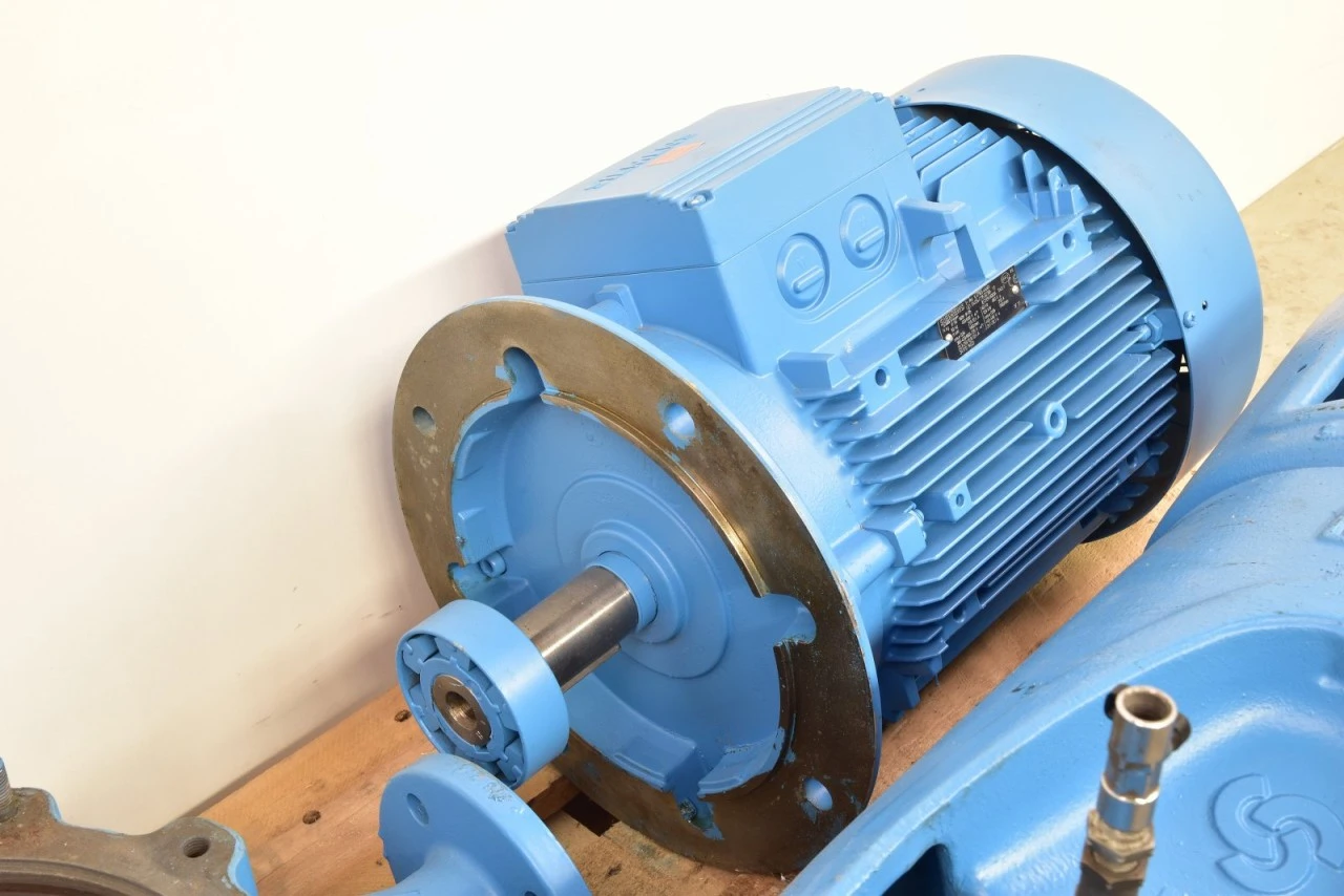 SIEMENS/EMILE EGGER 1LA7163-4AA61+T135302, Niederspannungsmotor+Freistrom-Pumpe â Bild 11