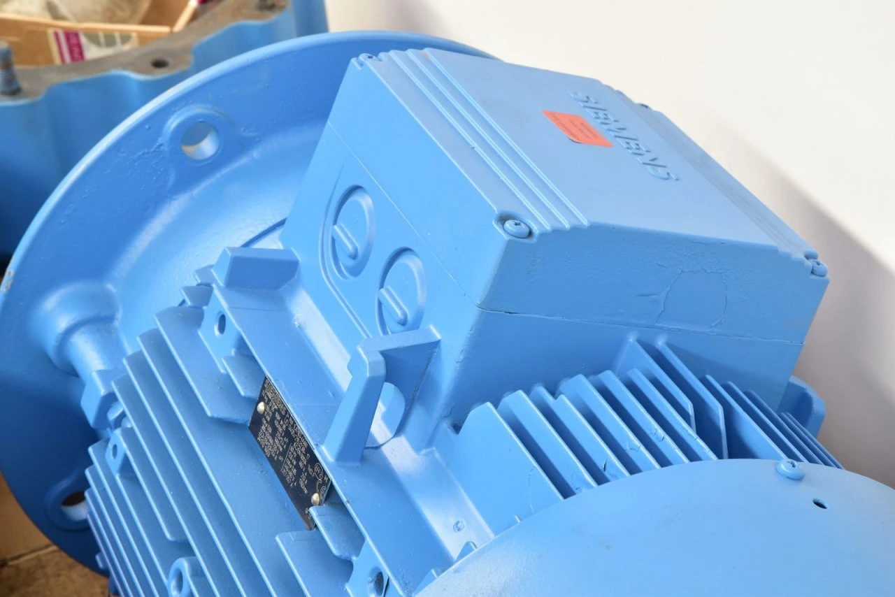 SIEMENS/EMILE EGGER 1LA7163-4AA61+T135302, Niederspannungsmotor+Freistrom-Pumpe â Bild 13