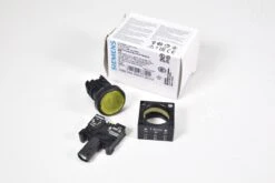 SIEMENS 3SB3245-0AA31-0CC0, Leuchtmelder 22mm Rund Kunststoff Gelb E04 - NEU